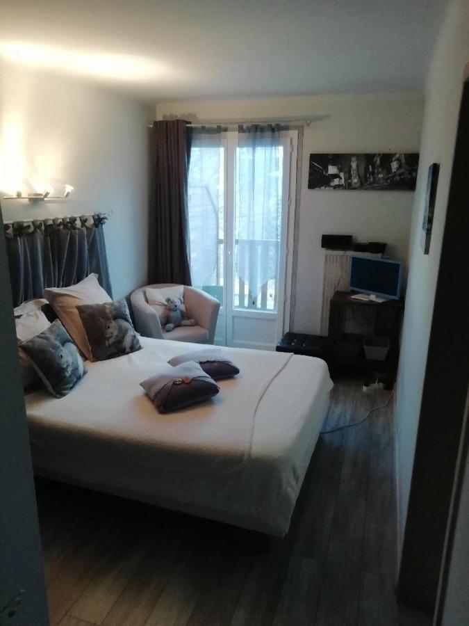 Hotel & Restaurant Le Chalvet Embrun Exterior photo