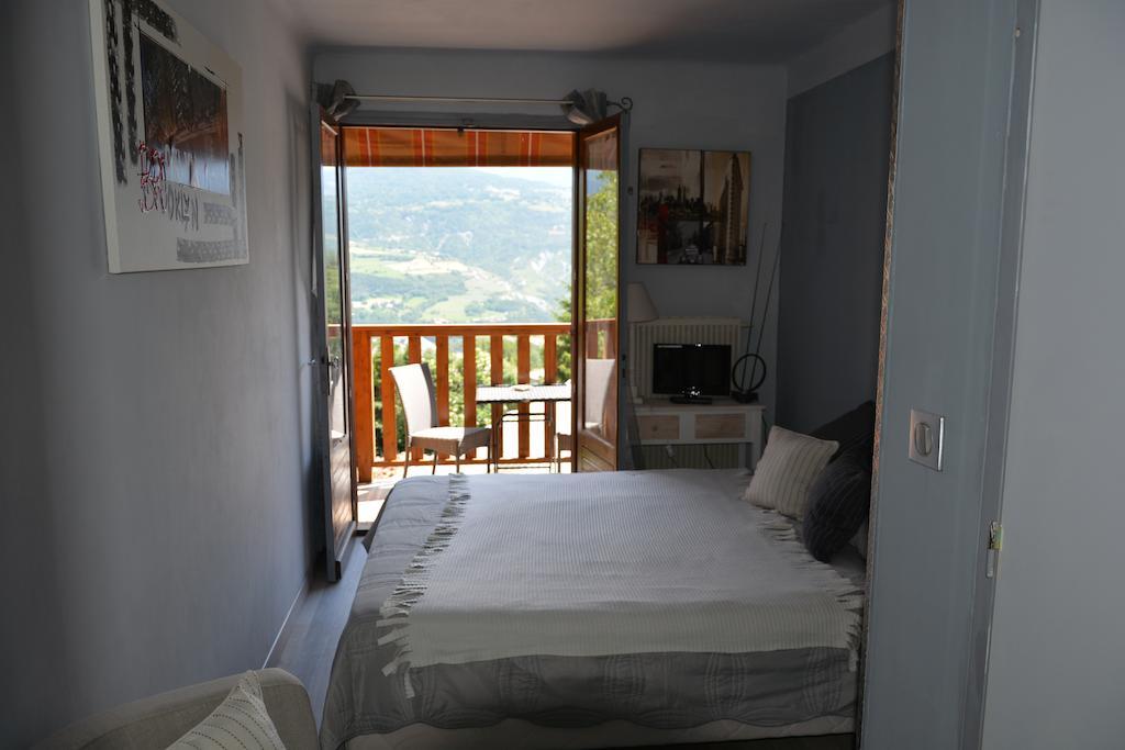 Hotel & Restaurant Le Chalvet Embrun Room photo