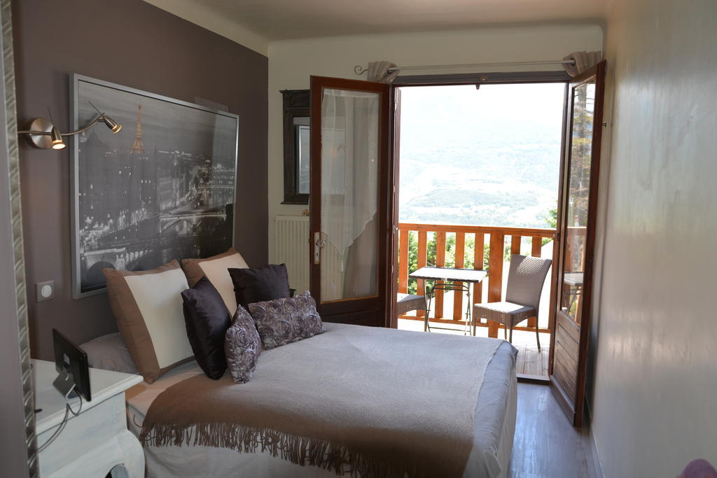 Hotel & Restaurant Le Chalvet Embrun Room photo